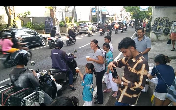 NAGA LAUT TAEKWONDO CLUB BALI: MEMBENTUK GENERASI KESATRIA YANG BERADAB DAN BERJIWA SOSIAL MELALUI AKSI BERBAGI NASI KOTAK